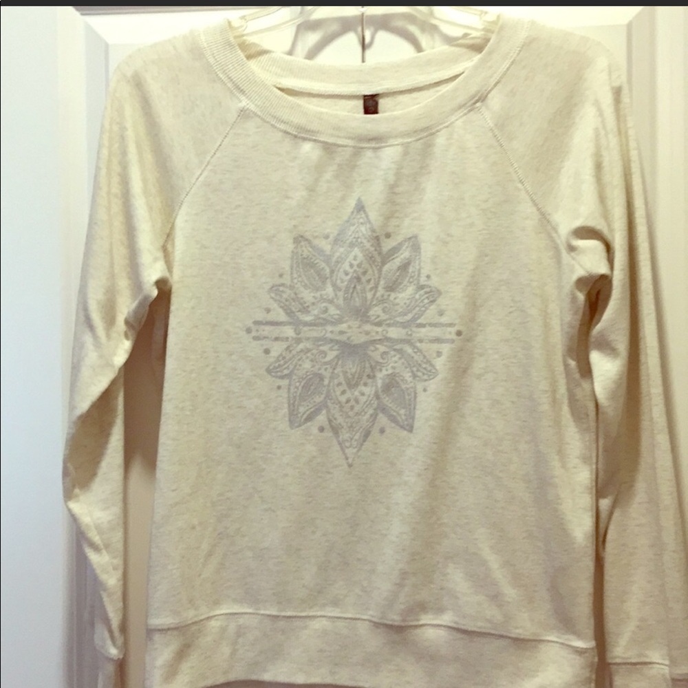 Gaiam yoga shirt - brand new